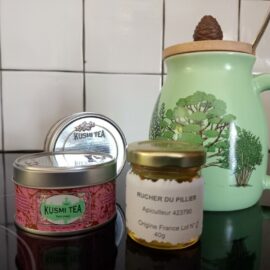 Thé blanc au miel effet fraîcheur : Une pause revitalisante et locale Thé blanc au miel effet fraîcheur : Une pause revitalisante et locale