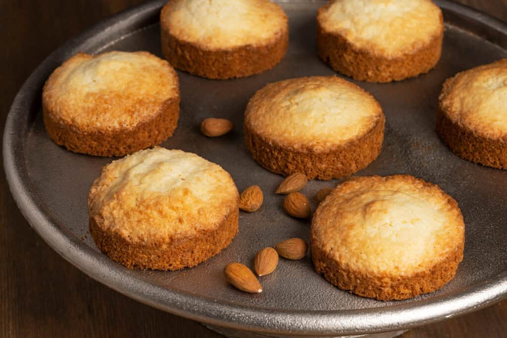 Financiers au miel et noisettes